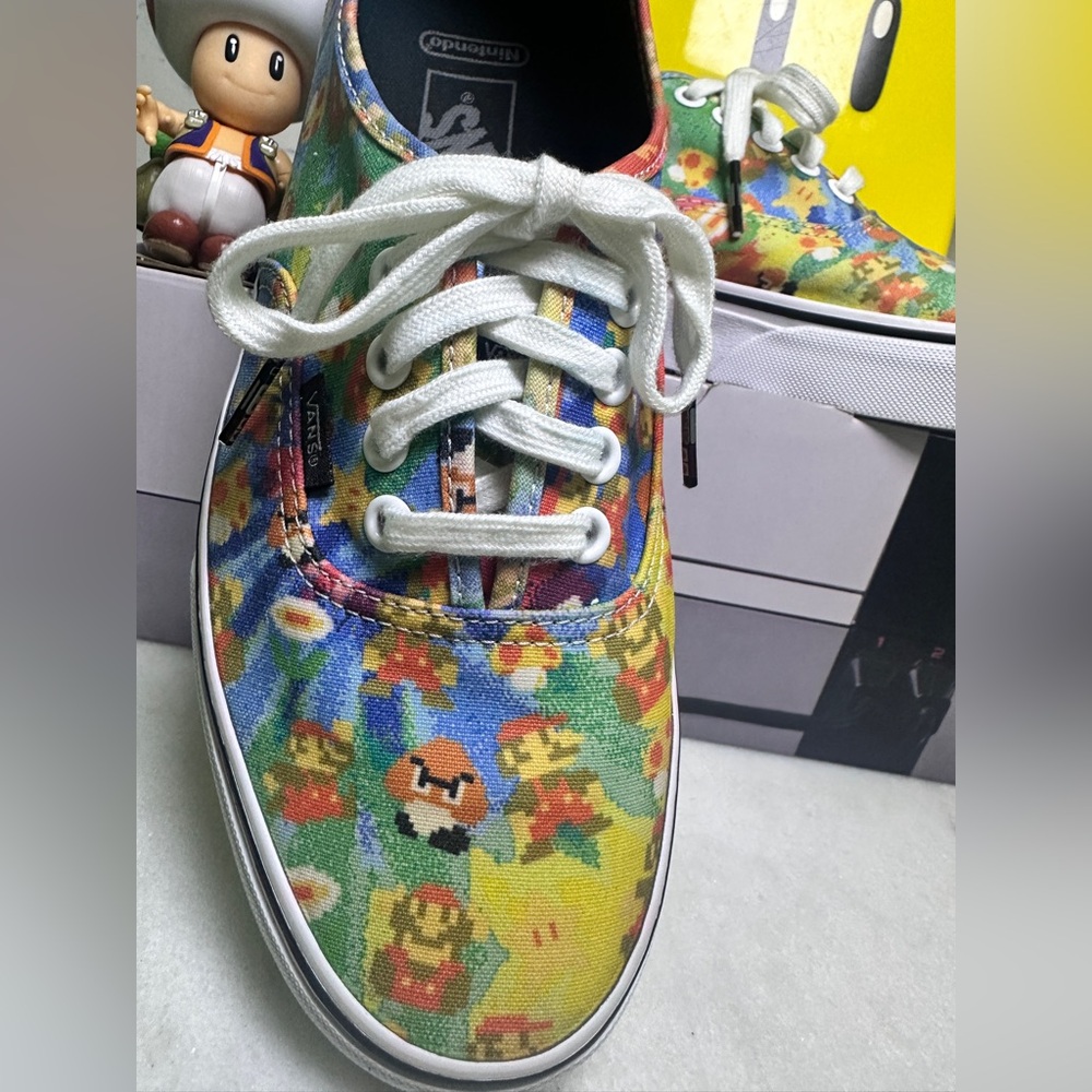 Vans Men’s Retro Nintendo Super Mario Bros Sneakers size 9 - Picture 3 of 7
